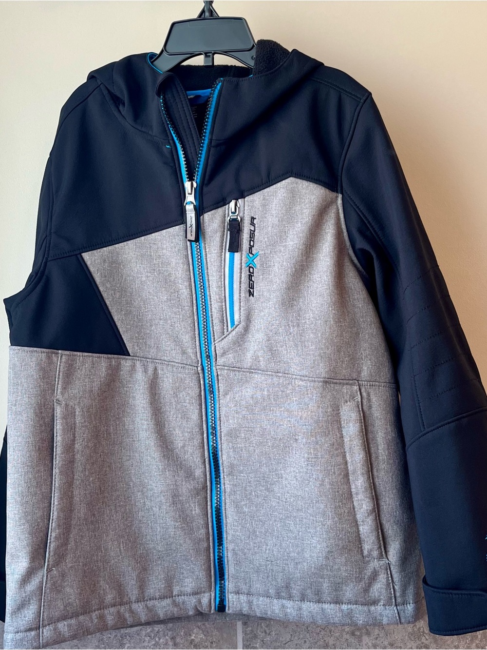 ZeroXposur Kids Hooded Full-Zip Jacket Size Medium 10/12 Gray & Black Lined NWOT